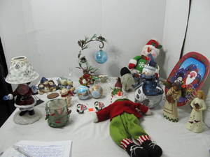 lot 75 image: Christmas Decor