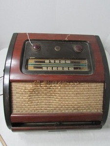 lot 88 image: Antique Philco Radio and Record Player