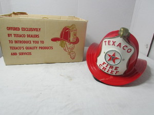 lot 98 image: Vintage Texaco Fire Chief Toy Firemans Hat