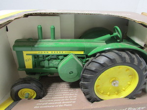 lot 120 image: Vintage John Deere 1956 Diesel Tractor Toy