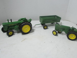 lot 121 image: John Deere Tractor Toys