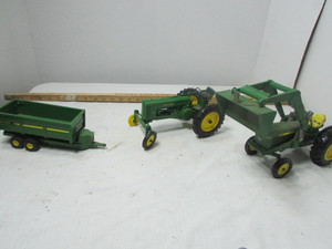 lot 125 image: John Deere Tractor Toys Vintage