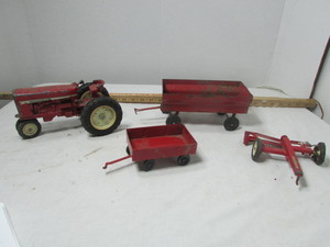 lot 132 image: International Vintage Toys