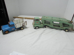 lot 137 image: Vintage Tonka Jeep and Tonka Truck Hauler
