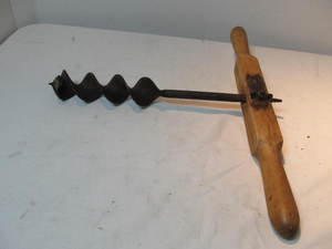lot 174 image: Vintage T-Handle Wood Auger