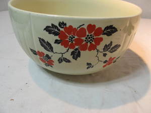 lot 175 image: Red Poppy Bowl, Vintage