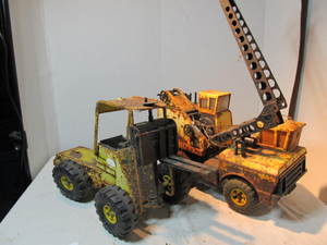 lot 189 image: Vintage Tonka Mighty Crane and Forklift Toys