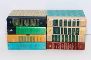 lot 42 image: Readers Digest Condensed Books from the 1960s - 8 Books