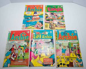 lot 55 image: Vintage Archie Comics Lot  1970s