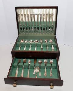lot 74 image: Oneida Community Silverplate Flatware Set  Complete with Wooden Box