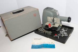 lot 88 image: Vintage Airequipt Slide Projector  Untested