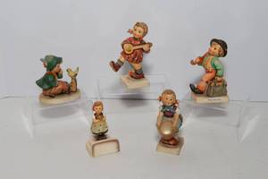 lot 119 image: Goebel Hummel Figurines  Set of 5