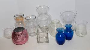lot 112 image: Variety of 11 Vases