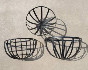 lot 155 image: Metal Planters  Hanging Basket & Window Baskets