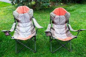 lot 198 image: Set of 2 Cushioned Camping Chairs