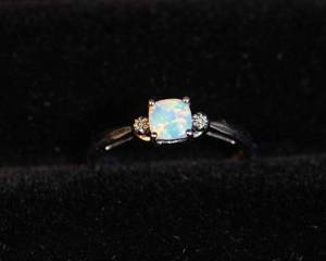 lot 181 image: Opal 10K White Gold Ring  Size 7