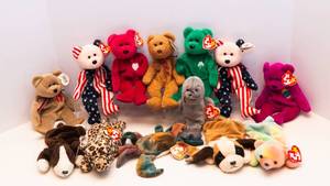 lot 206 image: Lot of 13 Beanie Babies  1996 to 1999, All with Ear Tags
