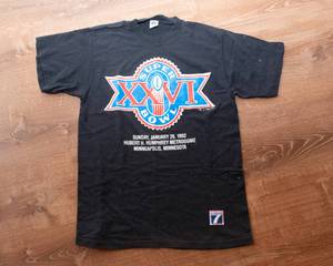 lot 210 image: 1992 Super Bowl XXVI Metrodome T-Shirt  Size Large