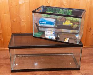 lot 242 image: Fish and Amphibian Tanks  2-Piece Lot