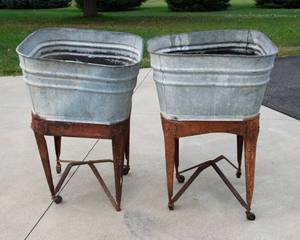 lot 223 image: Set of 2 Galvanized Wash Basins on Stands