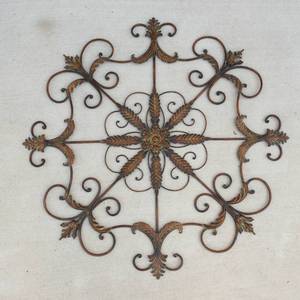 lot 253 image: Large Metal Wall Art  50.5 Diameter