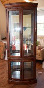lot 256 image: Lighted Curio Cabinet  80 Tall