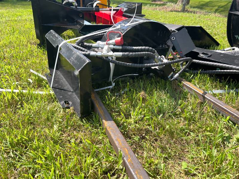 lot 5734 image: FUTURE Mini Skid Stump Grinder (FT-SZYMJ)