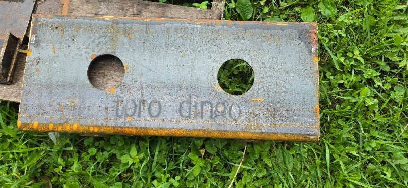 lot 5906 image: FUTURE Dingo Skid Steer Mounting Plate