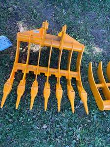 lot 6314 image: FUTURE 32 Excavator Rake with Teeth, fits CAT 305