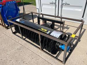 lot 4211 image: AGT Mower King Skid Steer Angle Broom (SSAB72)