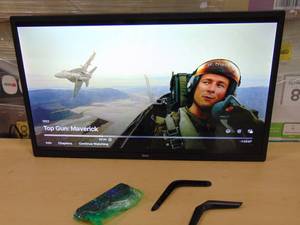 lot 33 image: 32 Inch Roku Select Series 720p HD Smart Remote, Voice 32R2B4