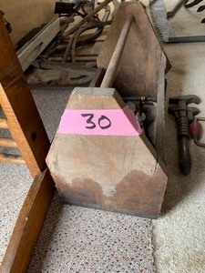 lot 30 image: Tool box wtools and misc