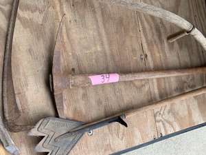 lot 34 image: Vintage yard tools