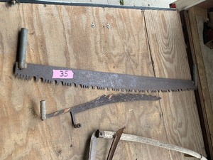 lot 35 image: Logging saw