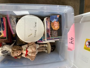 lot 44 image: Shirley Temple memorabilia