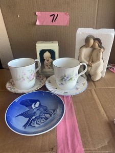 lot 71 image: Wellington cup, saucers, willow tree
