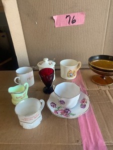 lot 76 image: Misc glassware and souvenirs