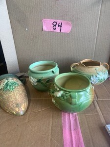 lot 84 image: Roseville pottery lot  4 pcs. numbered