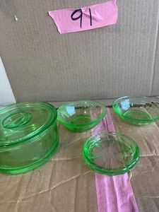 lot 91 image: Uranium glass lot