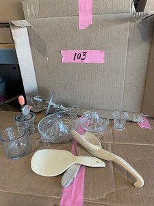 lot 103 image: Juicers, measure cups, butter paddles