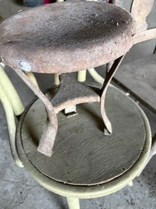 lot 124 image: vintage Milk stool