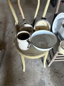 lot 130 image: 9 pcs enamel ware