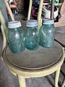 lot 119 image: 3 blue Jars with Lids