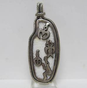 lot 7 image: Larger Sterling Silver Pendant wBirds on White Stone or Bone