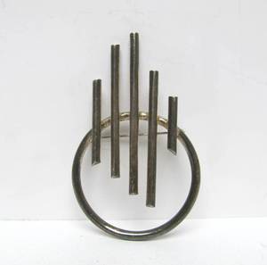 lot 9 image: Larger Vintage 3D Sculptural Modernist Sterling Silver Brooch
