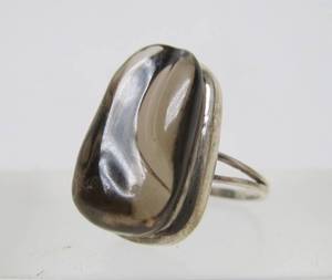 lot 17 image: Wonderful Signed Vintage BURLE MARX Carved Smoky Quartz Forma Livre Sterling Silver Ring - Size 6