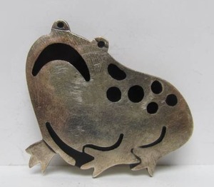 lot 27 image: Larger Vintage Taxco Sterling Silver Frog Brooch