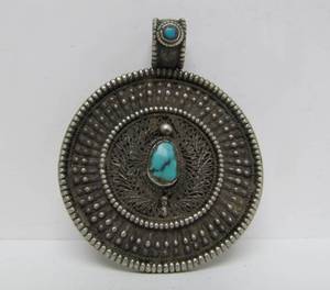 lot 40 image: Ornate Old Vintage Genuine Silver & Turquoise Large Round Pendant