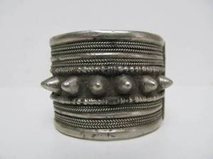 lot 41 image: Large Round Old Vintage Spiked Middle Eastern Hinged Bracelet