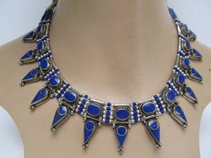 lot 48 image: Very Nice Vintage Tibetan or Nepalese Lapis Necklace wOrnate Metalwork